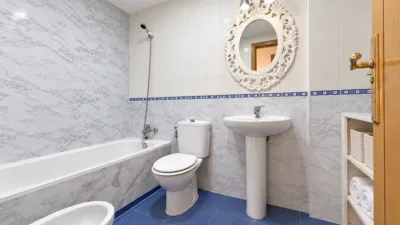 Ground floor apartment on Calle de Britania photo 13