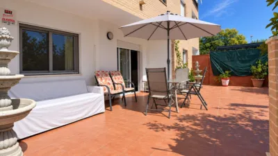 Ground floor apartment on Calle de Britania photo 2