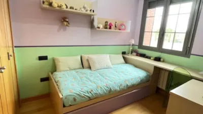 Chalet adosado en venta en Calle de Rosalía de Castro, Simancas de 456.000 €