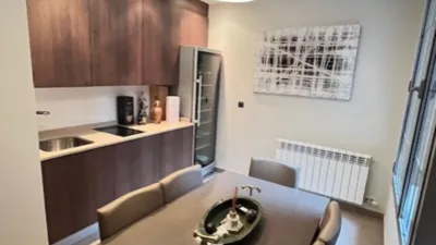 Chalet adosado en venta en Calle de Rosalía de Castro, Simancas de 456.000 €