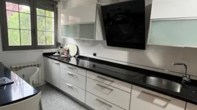 Chalet adosado en venta en Calle de Rosalía de Castro, Simancas de 456.000 €