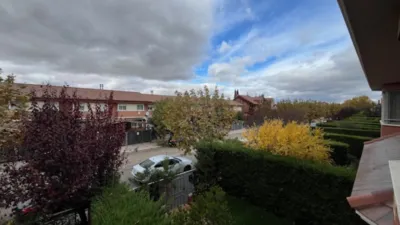 Chalet adosado en venta en Calle de Rosalía de Castro, Simancas de 456.000 €