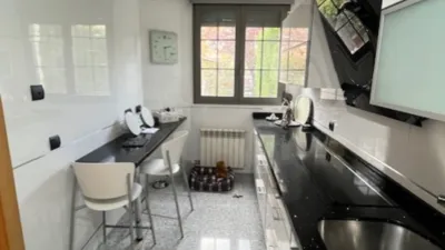 Chalet adosado en venta en Calle de Rosalía de Castro, Simancas de 456.000 €