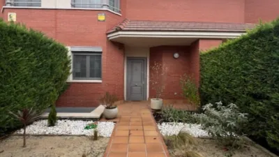 Chalet adosado en venta en Calle de Rosalía de Castro, Simancas de 456.000 €