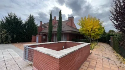 Chalet adosado en venta en Calle de Rosalía de Castro, Simancas de 456.000 €