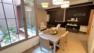 Chalet adosado en venta en Calle de Rosalía de Castro, Simancas de 456.000 €