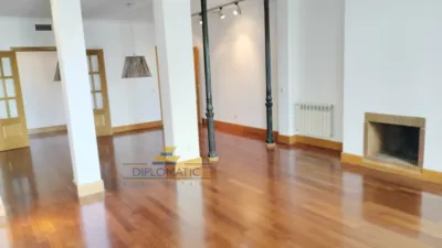 Piso en alquiler en Calle del Monte Esquinza - Imagen 2