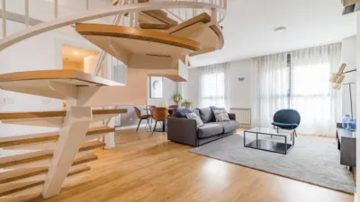 Dúplex en alquiler en Avenida de la Ciudad de Barcelona, cerca de Calle de Catalina Suárez - Imagen 3