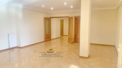 Piso en alquiler en Pasaje de Caleruega - Imagen 10