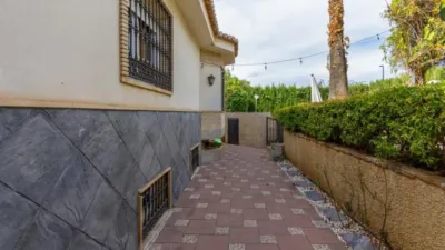 Chalet unifamiliar en venta en Calle Puntal, Padul de 350.000 €