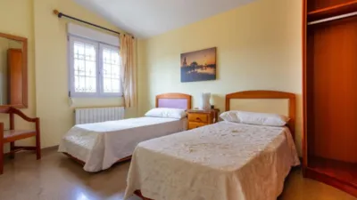 Chalet unifamiliar en venta en Calle Puntal, Padul de 350.000 €