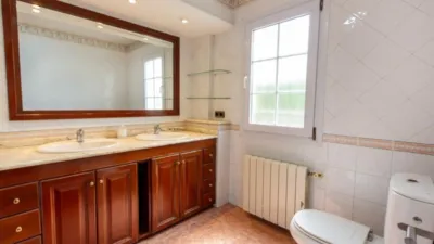 Chalet unifamiliar en venta en Calle Puntal, Padul de 350.000 €