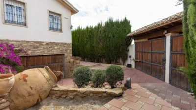 Chalet unifamiliar en venta en Calle Puntal, Padul de 350.000 €