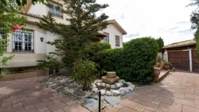 Chalet unifamiliar en venta en Calle Puntal, Padul de 350.000 €