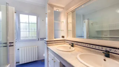 Chalet unifamiliar en venta en Calle Puntal, Padul de 350.000 €