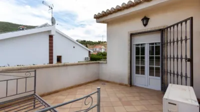 Chalet unifamiliar en venta en Calle Puntal, Padul de 350.000 €