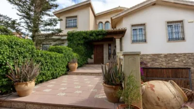 Chalet unifamiliar en venta en Calle Puntal, Padul de 350.000 €