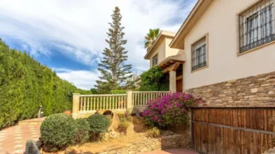 Chalet unifamiliar en venta en Calle Puntal, Padul de 350.000 €