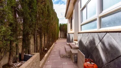 Chalet unifamiliar en venta en Calle Puntal, Padul de 350.000 €