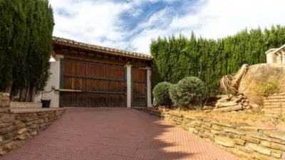 Chalet unifamiliar en venta en Calle Puntal, Padul de 350.000 €