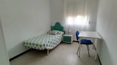 Piso en alquiler en Calle Mastin, Centro-Doña Mercedes (Distrito Zona Centro. Dos Hermanas) de 670 €<span>/mes</span>