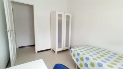 Piso en alquiler en Calle Mastin, Centro-Doña Mercedes (Distrito Zona Centro. Dos Hermanas) de 670 €<span>/mes</span>