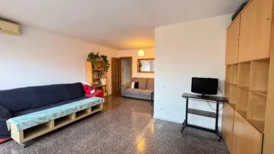Piso en venta en Carrer de la Foneria, cerca de Carrer de la Mecànica, La Marina del Port-Parc de Montjuïc (Distrito Sants-Montjuïc. Barcelona Capital) de 375.000 €