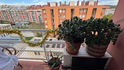 Piso en venta en Carrer de la Foneria, cerca de Carrer de la Mecànica, La Marina del Port-Parc de Montjuïc (Distrito Sants-Montjuïc. Barcelona Capital) de 375.000 €