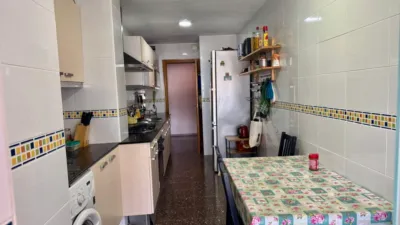 Piso en venta en Carrer de la Foneria, cerca de Carrer de la Mecànica, La Marina del Port-Parc de Montjuïc (Distrito Sants-Montjuïc. Barcelona Capital) de 375.000 €