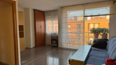 Piso en venta en Carrer de la Foneria, cerca de Carrer de la Mecànica, La Marina del Port-Parc de Montjuïc (Distrito Sants-Montjuïc. Barcelona Capital) de 375.000 €