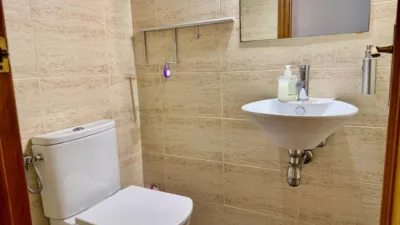 Piso en venta en Carrer de la Foneria, cerca de Carrer de la Mecànica, La Marina del Port-Parc de Montjuïc (Distrito Sants-Montjuïc. Barcelona Capital) de 375.000 €