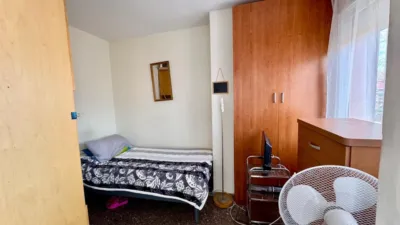 Piso en venta en Carrer de la Foneria, cerca de Carrer de la Mecànica, La Marina del Port-Parc de Montjuïc (Distrito Sants-Montjuïc. Barcelona Capital) de 375.000 €