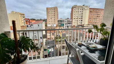 Piso en venta en Carrer de la Mare de Déu de Port, cerca de Carrer de l' Aviador Ruiz de Alda, La Marina del Port-Parc de Montjuïc (Distrito Sants-Montjuïc. Barcelona Capital) de 390.000 €
