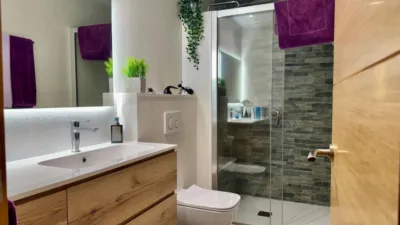 Piso en venta en Carrer de la Mare de Déu de Port, cerca de Carrer de l' Aviador Ruiz de Alda, La Marina del Port-Parc de Montjuïc (Distrito Sants-Montjuïc. Barcelona Capital) de 390.000 €