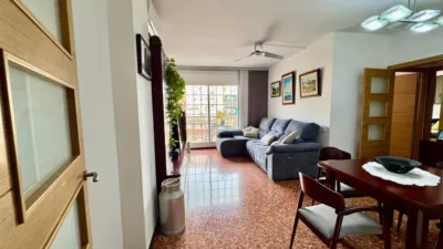 Piso en venta en Carrer de la Mare de Déu de Port, cerca de Carrer de l' Aviador Ruiz de Alda, La Marina del Port-Parc de Montjuïc (Distrito Sants-Montjuïc. Barcelona Capital) de 390.000 €