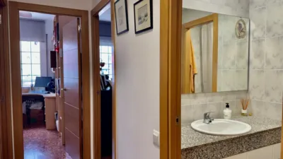 Piso en venta en Carrer de la Mare de Déu de Port, cerca de Carrer de l' Aviador Ruiz de Alda, La Marina del Port-Parc de Montjuïc (Distrito Sants-Montjuïc. Barcelona Capital) de 390.000 €