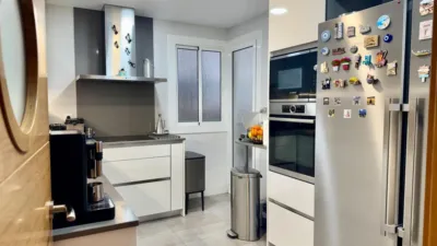 Piso en venta en Carrer de la Mare de Déu de Port, cerca de Carrer de l' Aviador Ruiz de Alda, La Marina del Port-Parc de Montjuïc (Distrito Sants-Montjuïc. Barcelona Capital) de 390.000 €