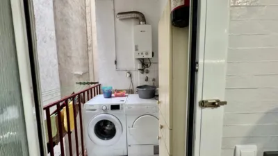 Piso en venta en Carrer de la Mare de Déu de Port, cerca de Carrer de l' Aviador Ruiz de Alda, La Marina del Port-Parc de Montjuïc (Distrito Sants-Montjuïc. Barcelona Capital) de 390.000 €