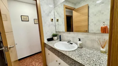 Piso en venta en Carrer de la Mare de Déu de Port, cerca de Carrer de l' Aviador Ruiz de Alda, La Marina del Port-Parc de Montjuïc (Distrito Sants-Montjuïc. Barcelona Capital) de 390.000 €