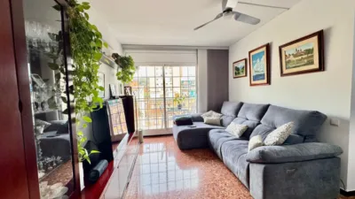 Piso en venta en Carrer de la Mare de Déu de Port, cerca de Carrer de l' Aviador Ruiz de Alda, La Marina del Port-Parc de Montjuïc (Distrito Sants-Montjuïc. Barcelona Capital) de 390.000 €