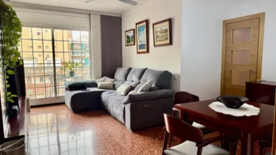 Piso en venta en Carrer de la Mare de Déu de Port, cerca de Carrer de l' Aviador Ruiz de Alda, La Marina del Port-Parc de Montjuïc (Distrito Sants-Montjuïc. Barcelona Capital) de 390.000 €