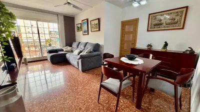 Piso en venta en Carrer de la Mare de Déu de Port, cerca de Carrer de l' Aviador Ruiz de Alda, La Marina del Port-Parc de Montjuïc (Distrito Sants-Montjuïc. Barcelona Capital) de 390.000 €