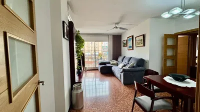 Piso en venta en Carrer de la Mare de Déu de Port, cerca de Carrer de l' Aviador Ruiz de Alda, La Marina del Port-Parc de Montjuïc (Distrito Sants-Montjuïc. Barcelona Capital) de 390.000 €