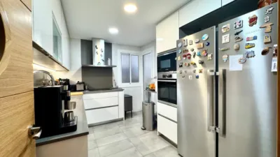 Piso en venta en Carrer de la Mare de Déu de Port, cerca de Carrer de l' Aviador Ruiz de Alda, La Marina del Port-Parc de Montjuïc (Distrito Sants-Montjuïc. Barcelona Capital) de 390.000 €