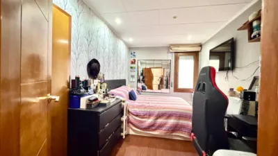Piso en venta en Carrer de la Mare de Déu de Port, cerca de Carrer de l' Aviador Ruiz de Alda, La Marina del Port-Parc de Montjuïc (Distrito Sants-Montjuïc. Barcelona Capital) de 269.000 €