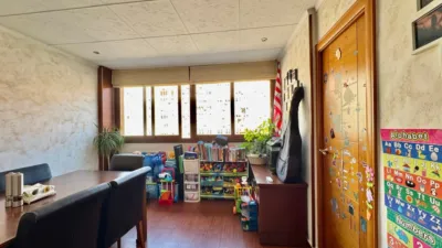 Piso en venta en Carrer de la Mare de Déu de Port, cerca de Carrer de l' Aviador Ruiz de Alda, La Marina del Port-Parc de Montjuïc (Distrito Sants-Montjuïc. Barcelona Capital) de 269.000 €