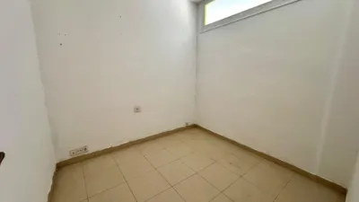 Piso en venta en Carrer de Sagunt, cerca de Carrer dels Jocs Florals, Sants (Distrito Sants-Montjuïc. Barcelona Capital) de 299.000 €