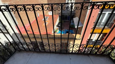 Piso en venta en Carrer de Sagunt, cerca de Carrer dels Jocs Florals, Sants (Distrito Sants-Montjuïc. Barcelona Capital) de 299.000 €