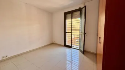 Piso en venta en Carrer de Sagunt, cerca de Carrer dels Jocs Florals, Sants (Distrito Sants-Montjuïc. Barcelona Capital) de 299.000 €