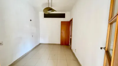 Piso en venta en Carrer de Sagunt, cerca de Carrer dels Jocs Florals, Sants (Distrito Sants-Montjuïc. Barcelona Capital) de 299.000 €